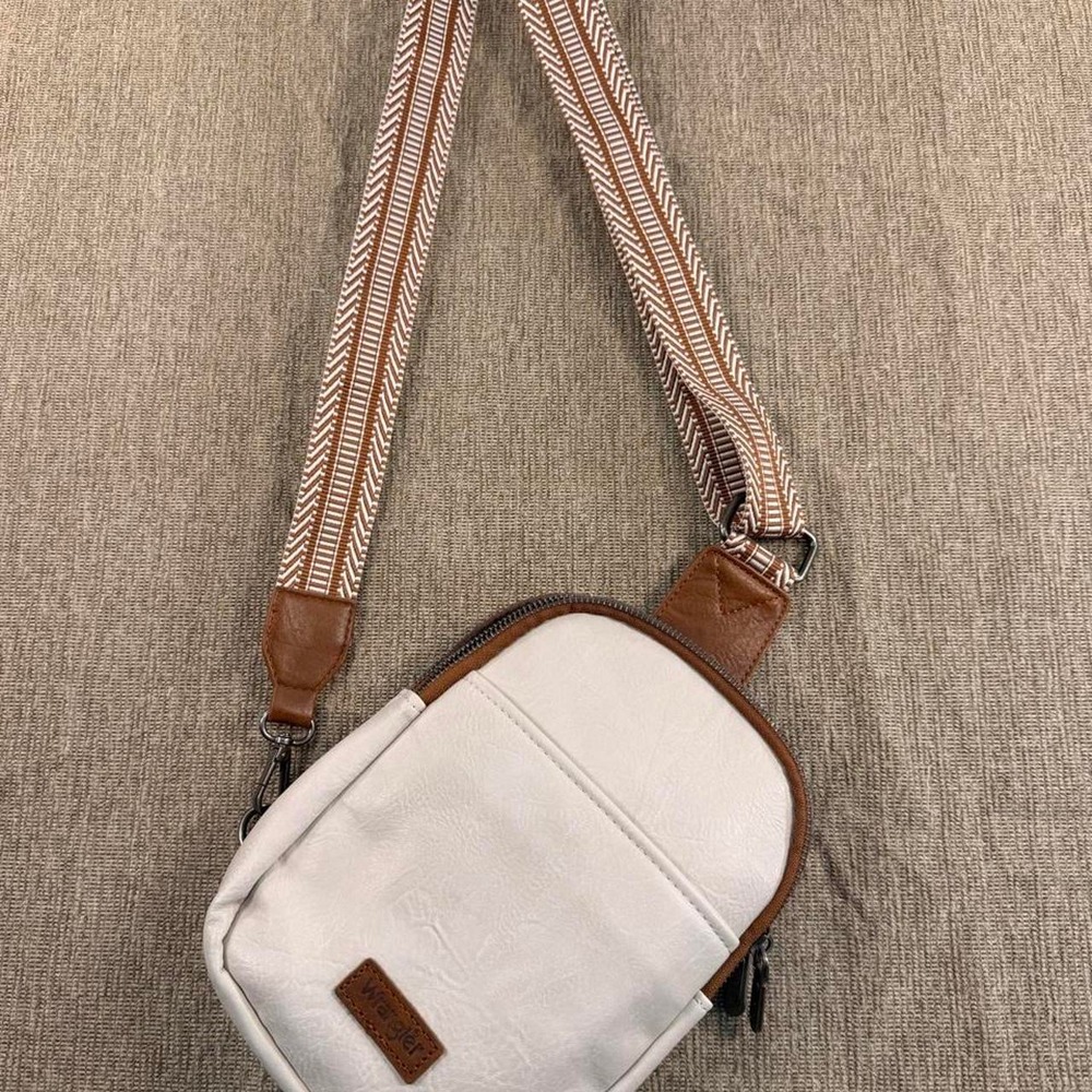 Wrangler Cream Faux Leather Sling Crossbody Bag Western Guitar Strap Bag